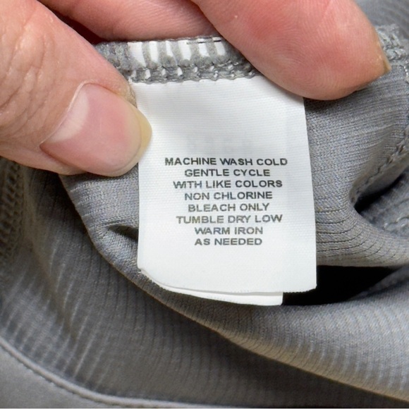 JOHNNIE-O Firestone Zip Vest Jacket in Steel Performance Gray Size Medium Golf - Picture 11 of 13